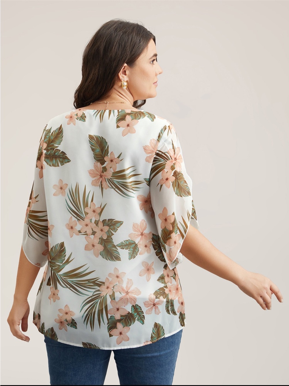 BloomChic Petal Sleeve Floral Round Neck Blouse size 1X (14-16) - Picture 6 of 15